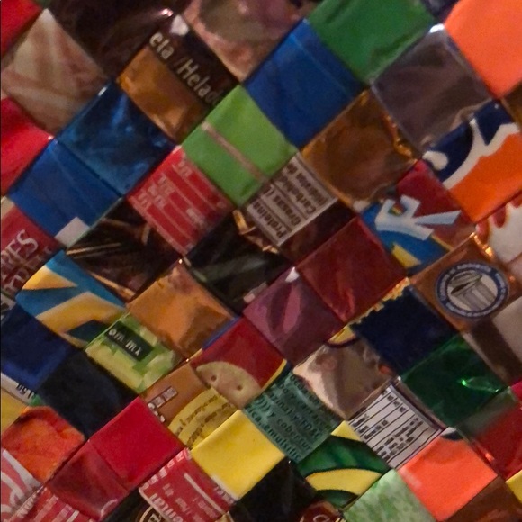 Candy wrapper handbag - Picture 3 of 7